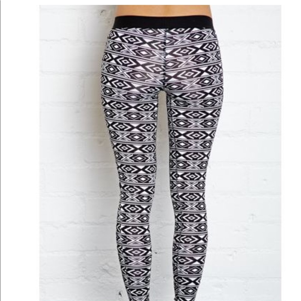Forever 21 tribal design leggings